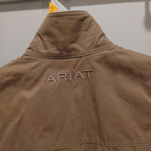 Ariat Men's Tan Quilted Vest - Picture 4 of 5